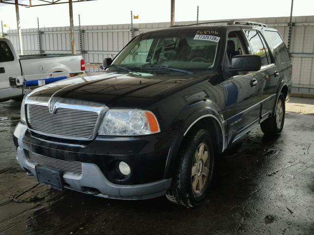 5LMFU28R83LJ06706 - 2003 LINCOLN NAVIGATOR BLACK photo 2