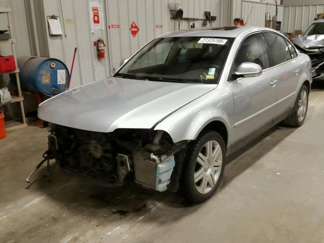 WVWAD63B55E081029 - 2005 VOLKSWAGEN PASSAT GLS SILVER photo 2