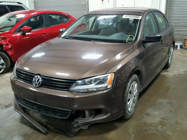 3VW2K7AJXBM113616 - 2011 VOLKSWAGEN JETTA BASE 棕色 照片 2