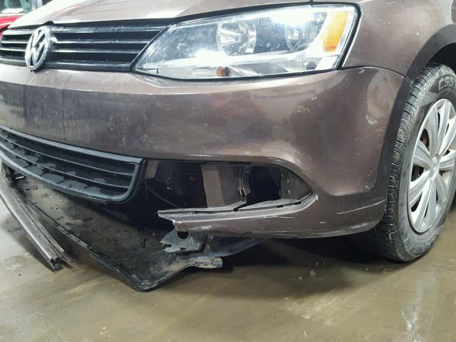 3VW2K7AJXBM113616 - 2011 VOLKSWAGEN JETTA BASE 棕色 照片 9