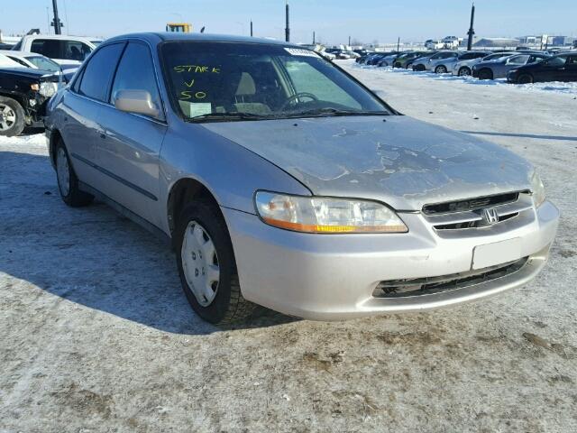 1HGCG5642WA811982 - 1998 HONDA ACCORD LX SILVER photo 1