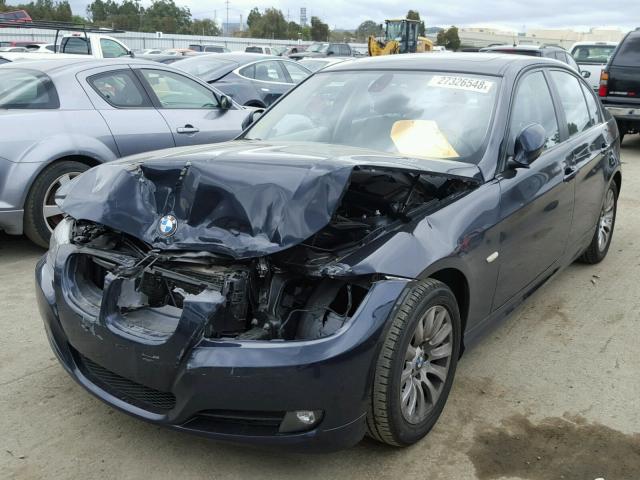 WBAPH53559A438142 - 2009 BMW 328 I SULE BLUE photo 2