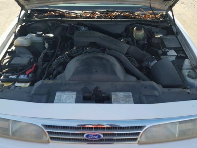 2FALP74W4PX142921 - 1993 FORD CROWN VICT WHITE photo 7