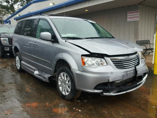 2C4RC1BG6FR564751 - 2015 CHRYSLER TOWN & COU SILVER photo 1