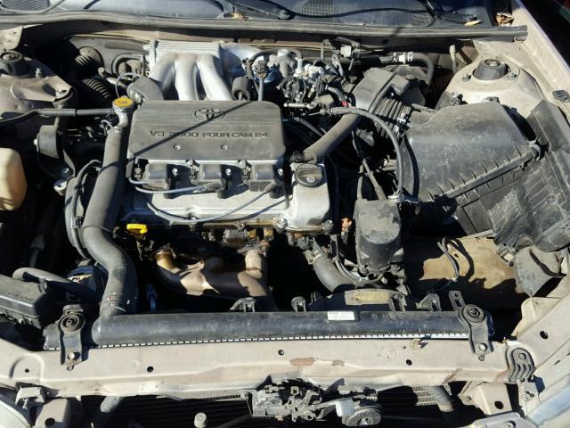 JT2BF22K4W0097075 - 1998 TOYOTA CAMRY CE GOLD photo 7