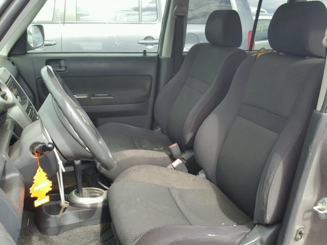 JTLKT324640140338 - 2004 TOYOTA SCION XB 灰色 照片 5