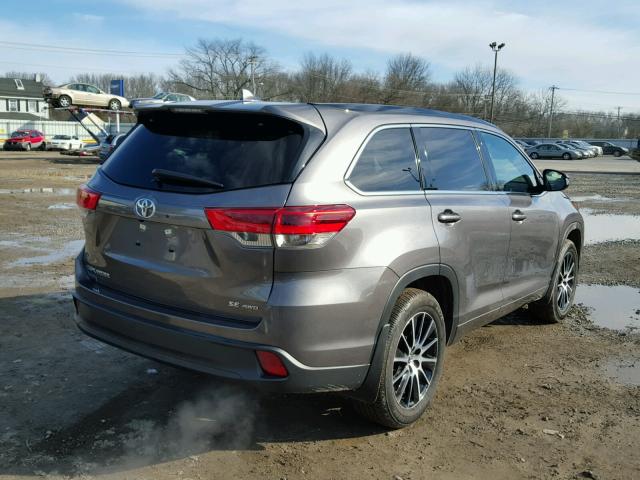 5TDJZRFH7HS445646 - 2017 TOYOTA HIGHLANDER GRAY photo 4