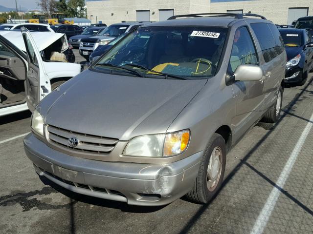 4T3ZF13C32U415474 - 2002 TOYOTA SIENNA LE GOLD photo 2