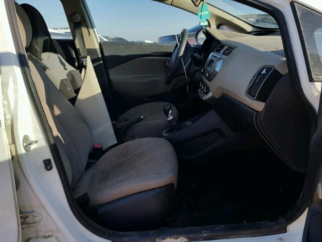 KNADM4A36G6680366 - 2016 KIA RIO LX Սպիտակ լուսանկար 5