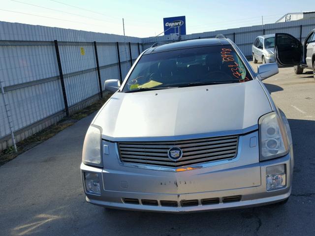 1GYDE63A640113042 - 2004 CADILLAC SRX SILVER photo 9