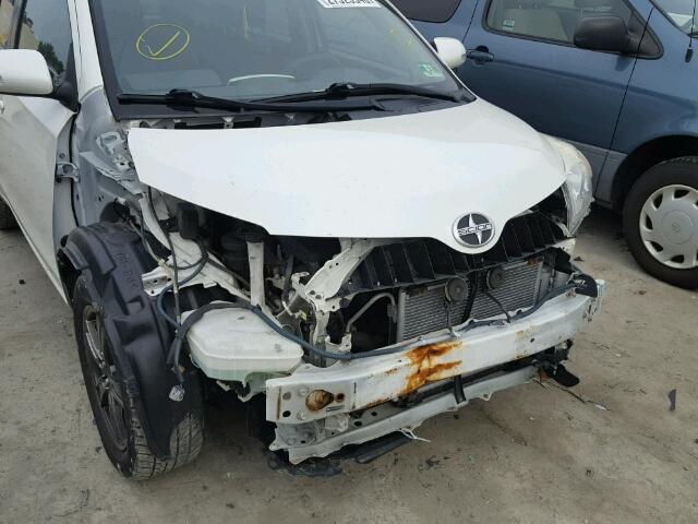 JTKKU4B42C1015451 - 2012 TOYOTA SCION XD WHITE photo 9