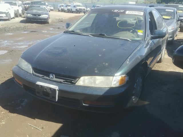 1HGCD5654TA100748 - 1996 HONDA ACCORD EX GREEN photo 2