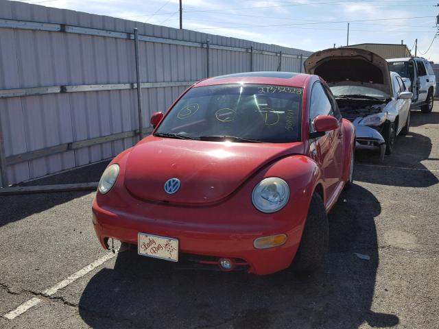 3VWCA21C2YM501301 - 2000 VOLKSWAGEN NEW BEETLE 红色 照片 2