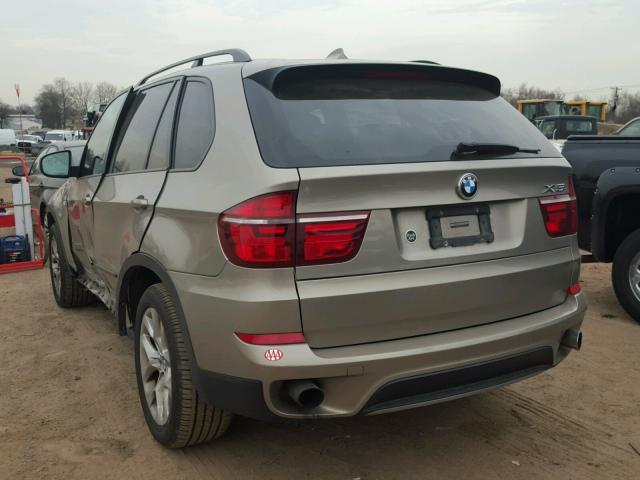 5UXZV4C52BL402626 - 2011 BMW X5 XDRIVE3 BEIGE photo 3