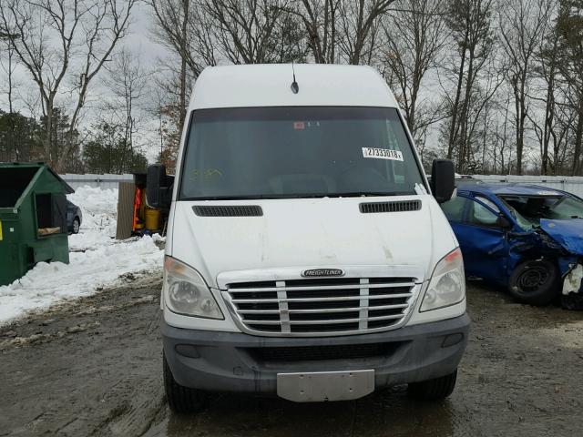 WDYPE8CC3A5451081 - 2010 FREIGHTLINER SPRINTER 2 WHITE photo 9