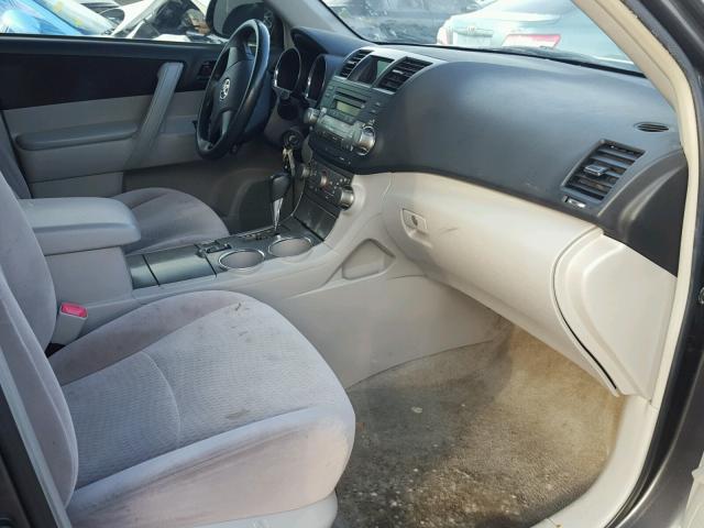 JTEES41A882056990 - 2008 TOYOTA HIGHLANDER GRAY photo 5