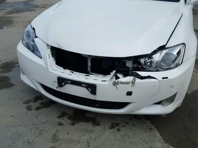 JTHCK262282023239 - 2008 LEXUS IS 250 WHITE photo 9