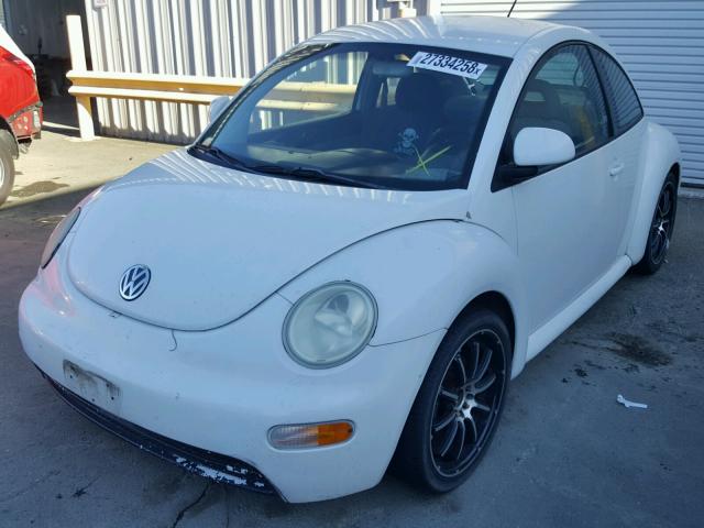 3VWBB61C2WM030635 - 1998 VOLKSWAGEN NEW BEETLE WHITE photo 2