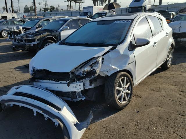 JTDKDTB31C1004756 - 2012 TOYOTA PRIUS C WHITE photo 2