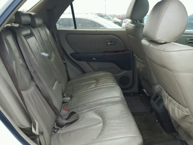 JTJHF10U420249024 - 2002 LEXUS RX 300 WHITE photo 6