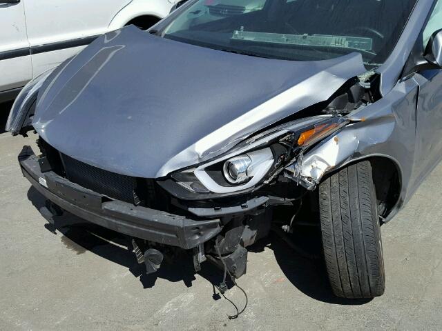 5NPDH4AE3GH667136 - 2016 HYUNDAI ELANTRA SE GRAY photo 9