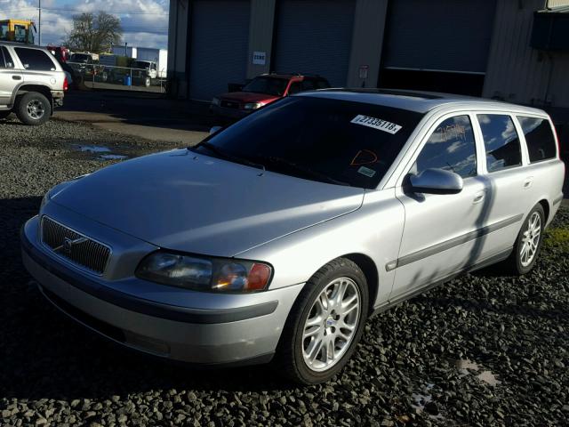 YV1SW53DX12074819 - 2001 VOLVO V70 T5 TUR SILVER photo 2