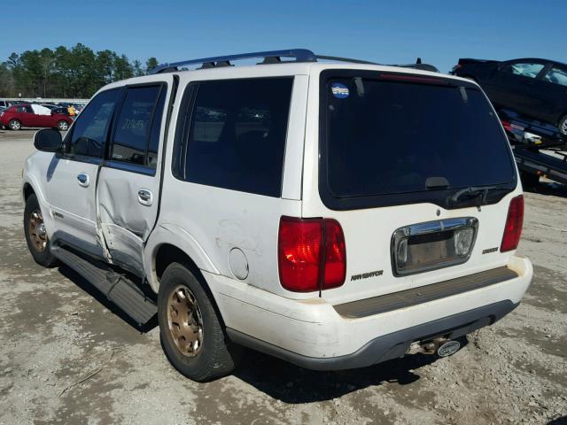 5LMRU27L1WLJ46673 - 1998 LINCOLN NAVIGATOR WHITE photo 3