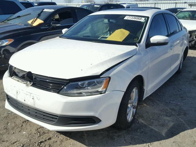 3VWDZ7AJ2BM329836 - 2011 VOLKSWAGEN JETTA SE WHITE photo 2