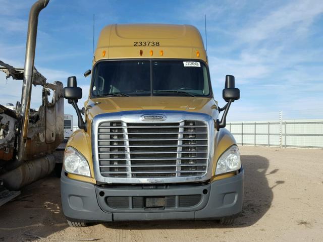 1FUJGLDR1DSBW7015 - 2013 FREIGHTLINER CASCADIA 1 GOLD photo 9