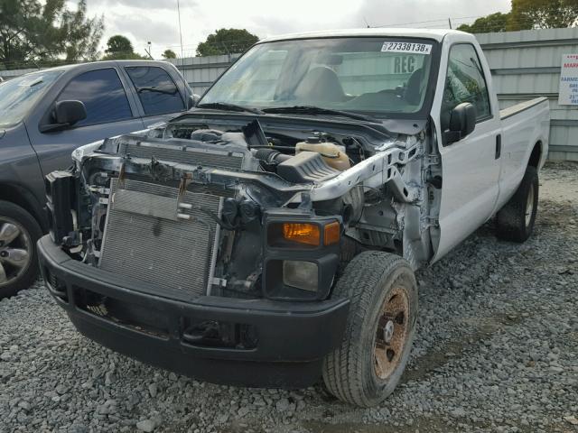 1FTSF21Y68EE30623 - 2008 FORD F250 SUPER WHITE photo 2