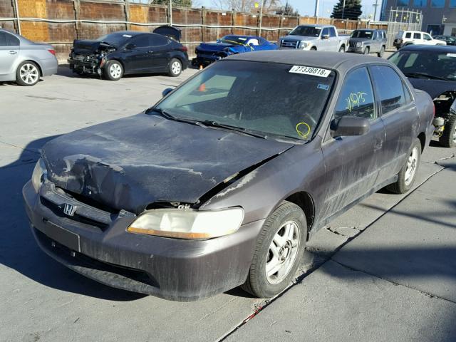 1HGCG5645WA151582 - 1998 HONDA ACCORD LX GRAY photo 2