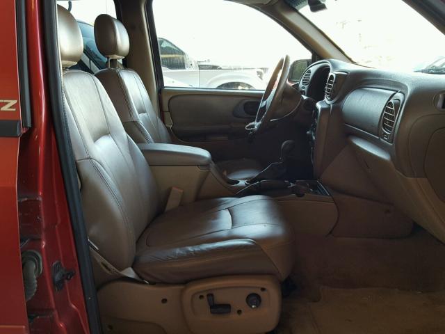 1GNDS13S022412139 - 2002 CHEVROLET TRAILBLAZE RED photo 5