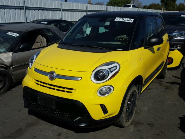 ZFBCFADH6GZ038309 - 2016 FIAT 500L TREKK YELLOW photo 2