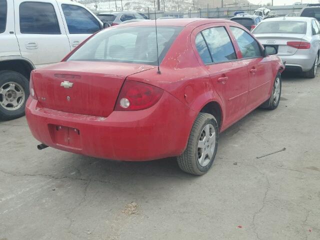 1G1AK52F957602058 - 2005 CHEVROLET COBALT RED photo 4