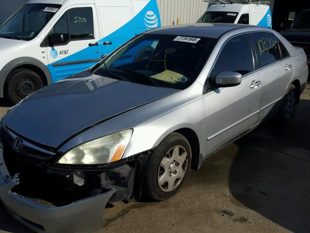 1HGCM56476A025992 - 2006 HONDA ACCORD LX SILVER photo 2