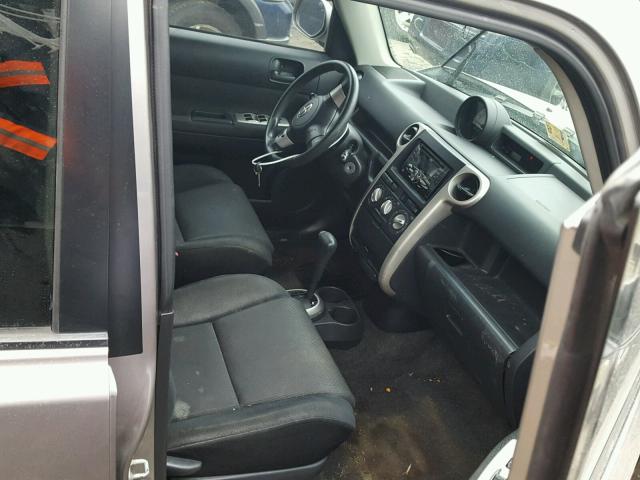 JTLKT324664114558 - 2006 TOYOTA SCION XB SILVER photo 5