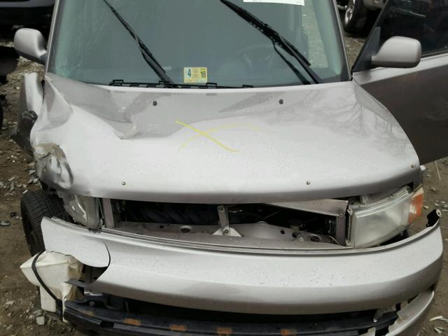 JTLKT324664114558 - 2006 TOYOTA SCION XB SILVER photo 7