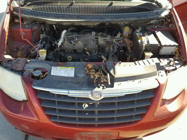 2A4GP44R36R831835 - 2006 CHRYSLER TOWN & COU RED photo 7