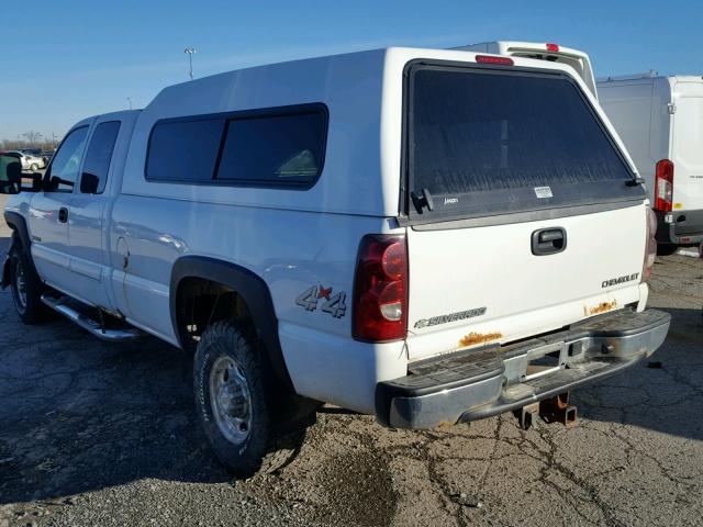 1GCHK29U03E110052 - 2003 CHEVROLET SILVERADO WHITE photo 3