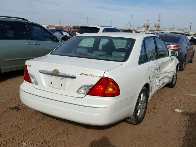 4T1BF28B0YU096348 - 2000 TOYOTA AVALON XL WHITE photo 4