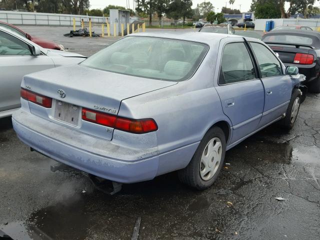 JT2BF22K7V0015791 - 1997 TOYOTA CAMRY LE BLUE photo 4