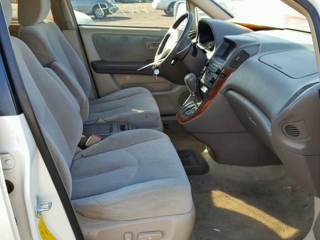 JT6HF10U3X0064142 - 1999 LEXUS RX 300 WHITE photo 5