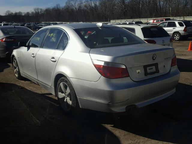 WBANF73596CG68391 - 2006 BMW 530 XI SILVER photo 3