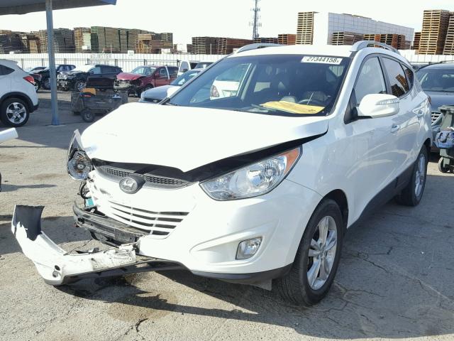 KM8JU3ACXDU625115 - 2013 HYUNDAI TUCSON GLS WHITE photo 2