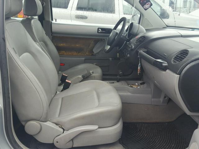3VWPR31C56M424565 - 2006 VOLKSWAGEN NEW BEETLE 银色 照片 5
