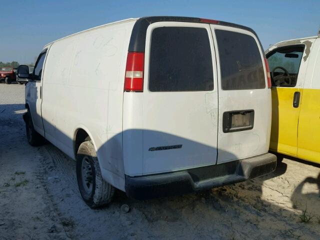 1GCGG25C791115761 - 2009 CHEVROLET EXPRESS G2 WHITE photo 3