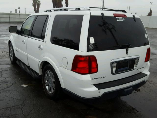 5LMFU275X5LJ01427 - 2005 LINCOLN NAVIGATOR WHITE photo 3