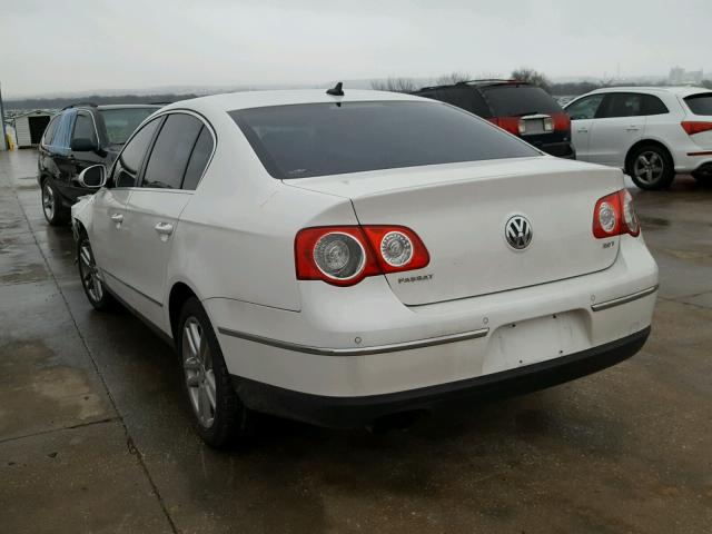 WVWEK93C18P068000 - 2008 VOLKSWAGEN PASSAT LUX WHITE photo 3
