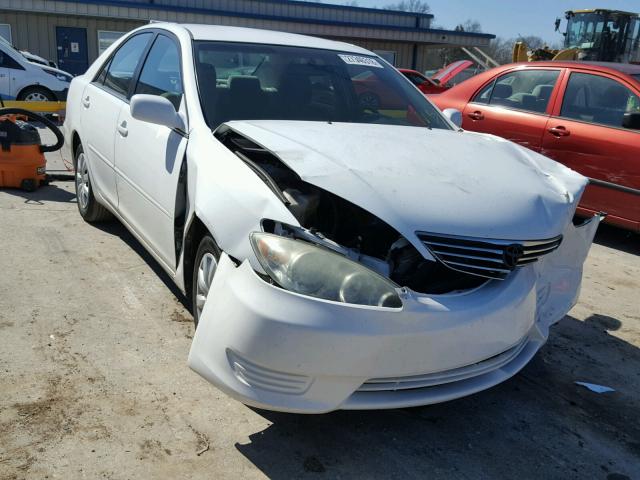 4T1BE32K65U557985 - 2005 TOYOTA CAMRY LE WHITE photo 1