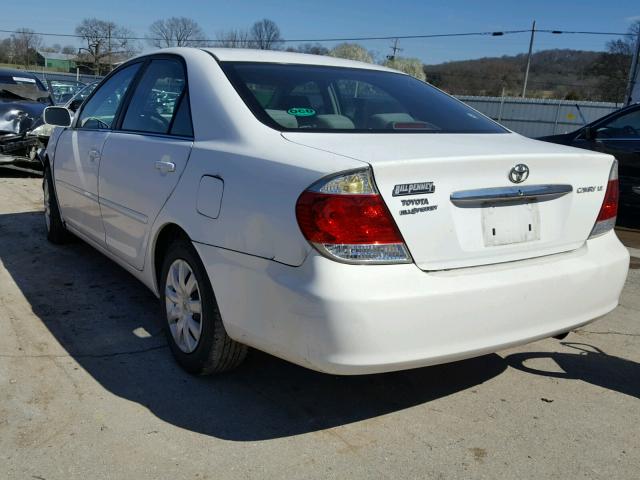 4T1BE32K65U557985 - 2005 TOYOTA CAMRY LE WHITE photo 3